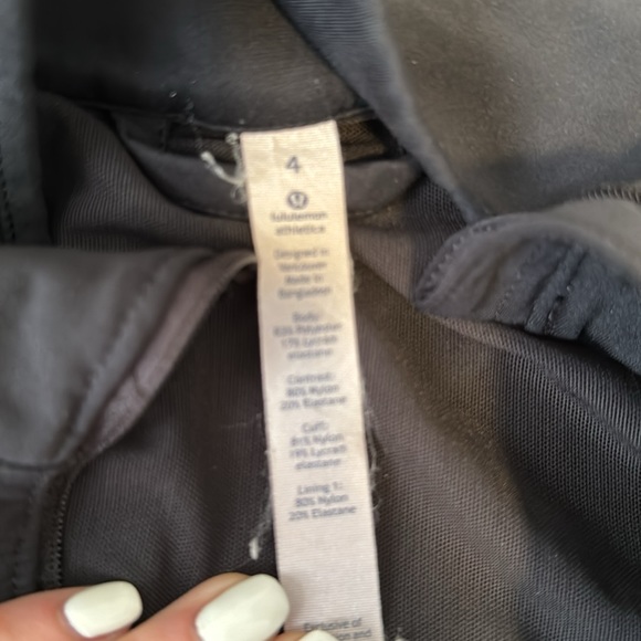 Lululemon kicking asphalt jacket size 4 - Picture 2 of 4